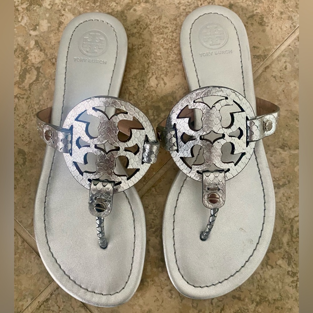 Tory Burch Metallic Silver Sandals sz 7 like new